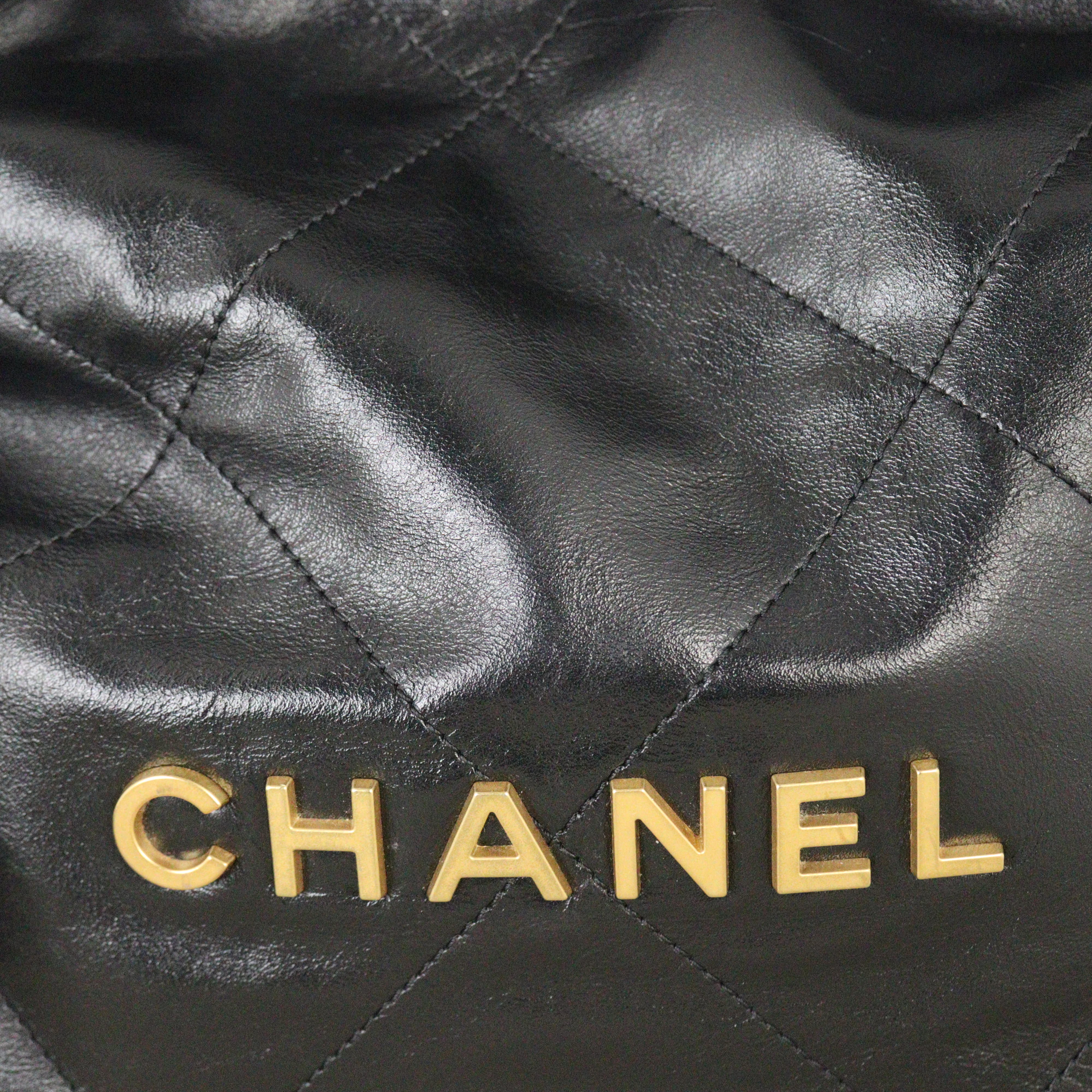 Chanel 22 Hobo Small