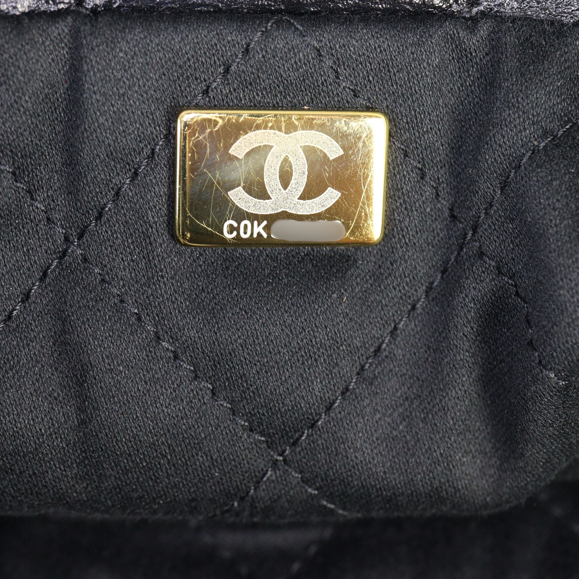 Chanel 22 Hobo Small