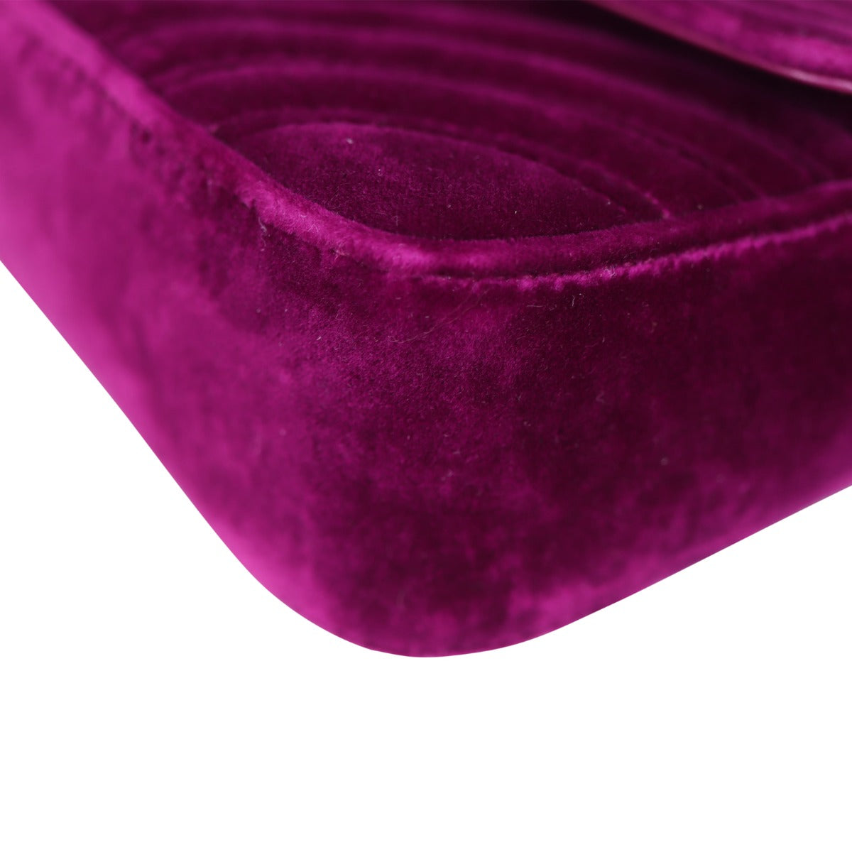 Gucci GG Marmont Velvet Mini Shoulder Bag Corner
