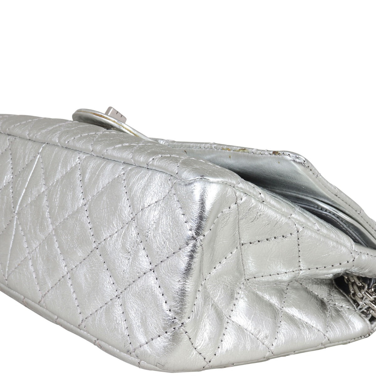 Chanel 2.55 Reissue 226 Double Flap Bag Corner Closeup