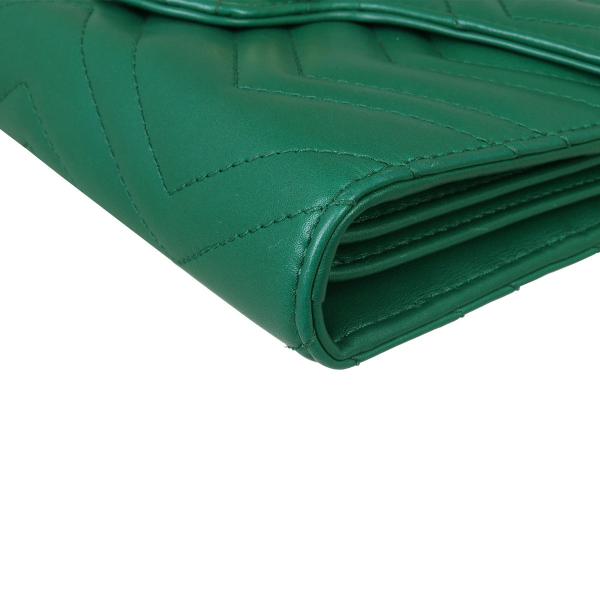 Gucci GG Marmont Matelasse Chain Wallet Corner Closeup