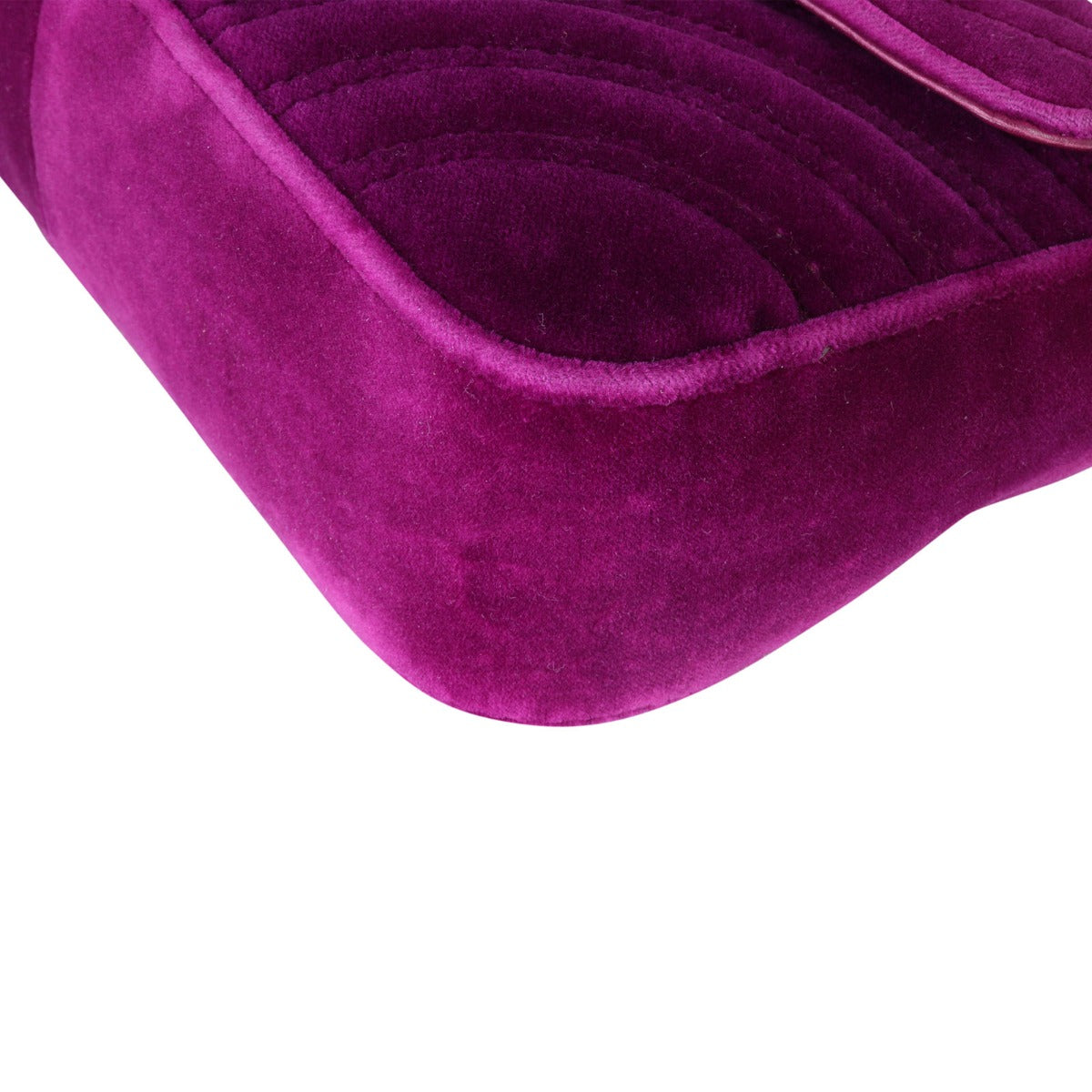 Gucci GG Marmont Small Velvet Shoulder Bag Corner Close up