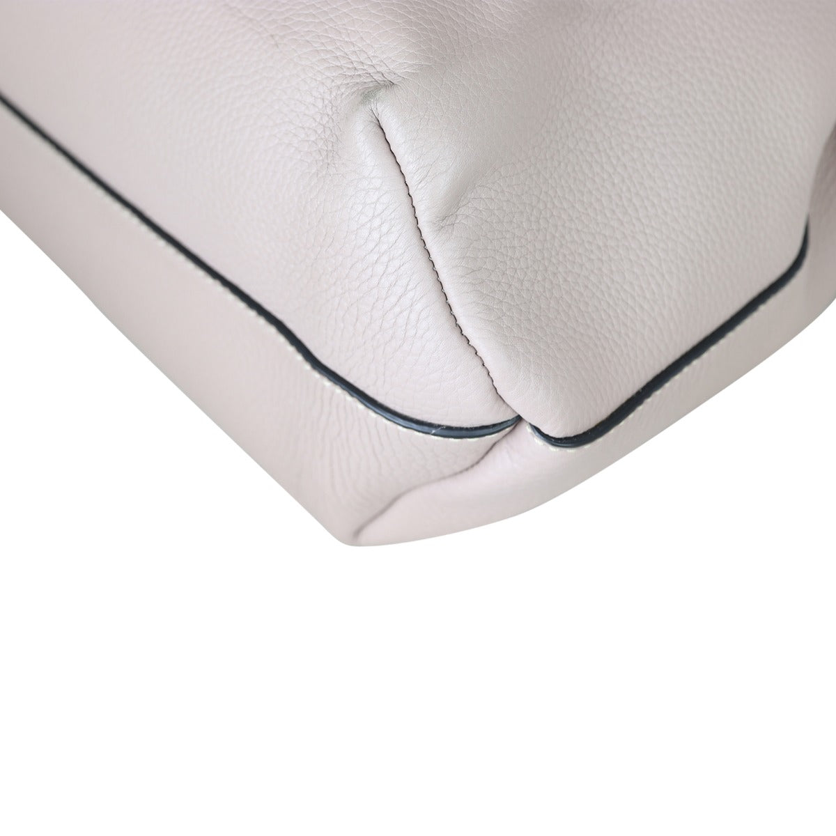 Valentino Vring Tote Corner Close up