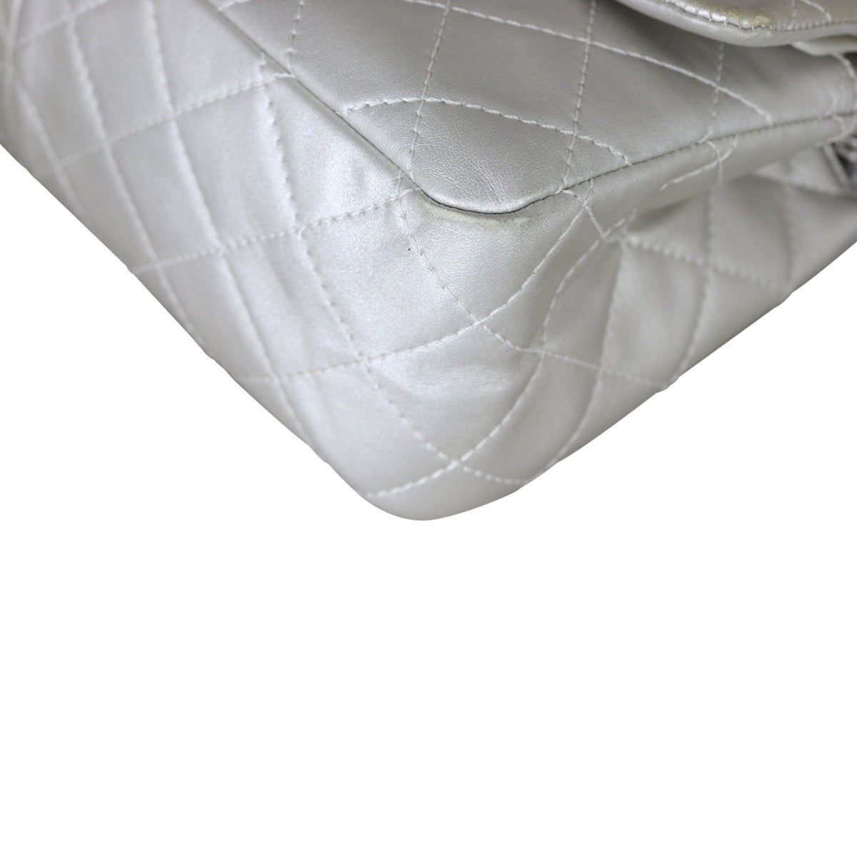 Chanel 2.55 Reissue 227 Double Flap Bag Corner Close Up