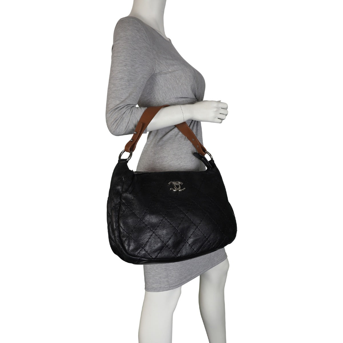 Chanel On The Road Hobo Mannequin