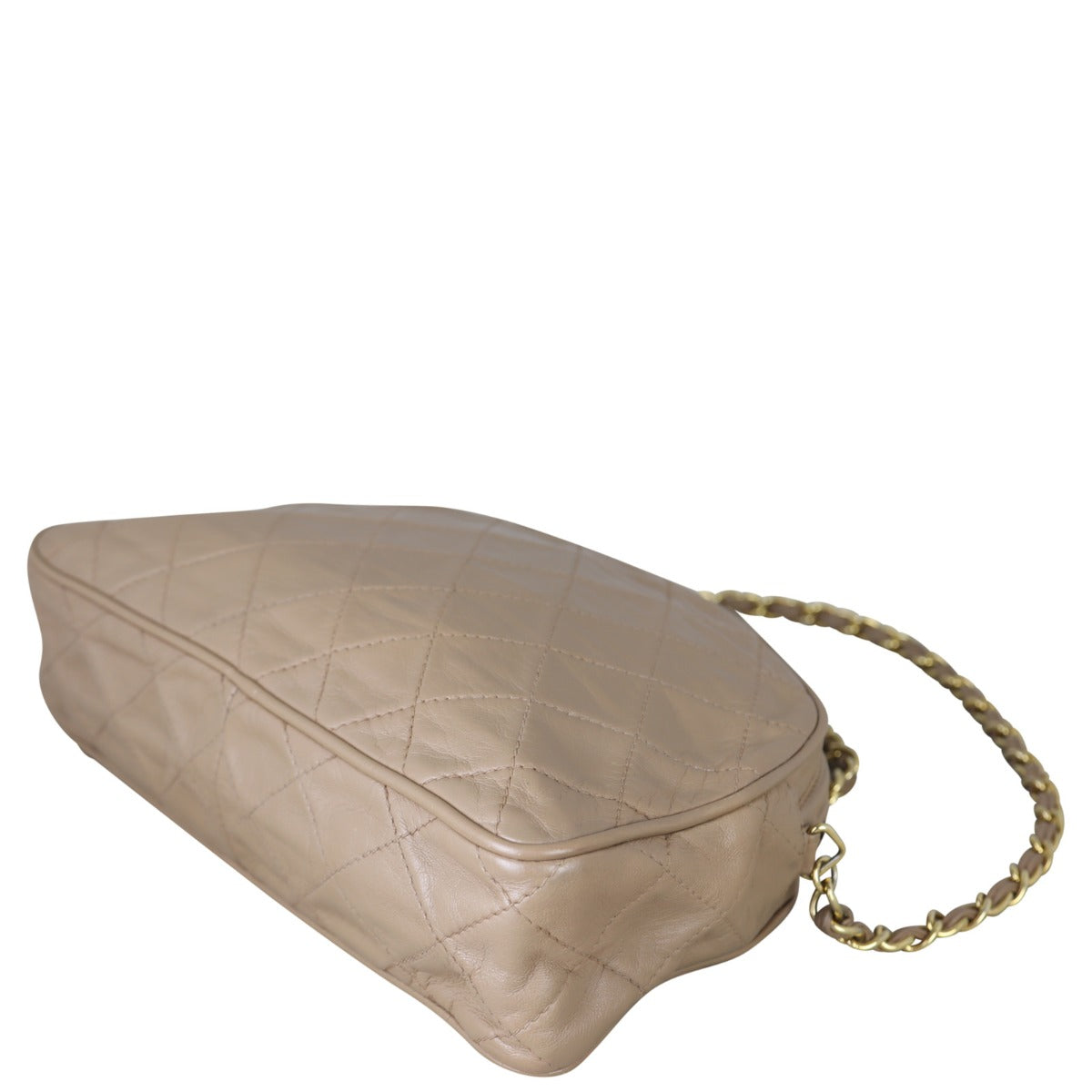 Chanel Vintage Chain Camera Bag Corner Distance