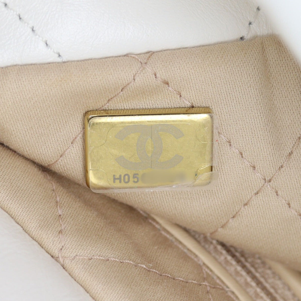 Chanel 22 Hobo Small