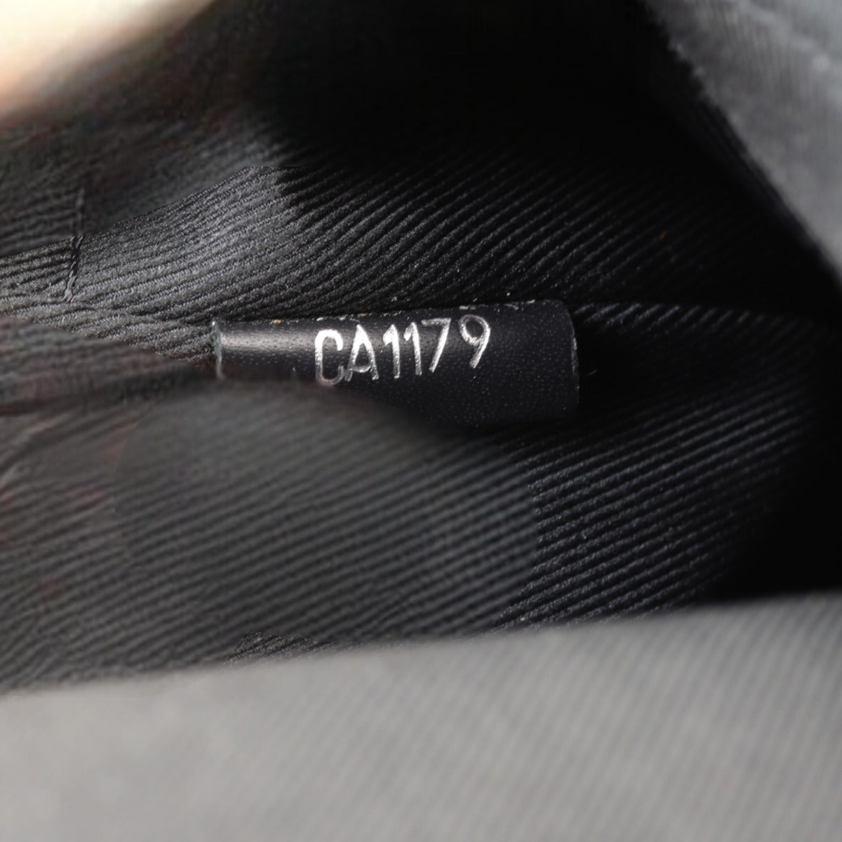 Louis Vuitton Avenue Sling Bag Damier Graphite