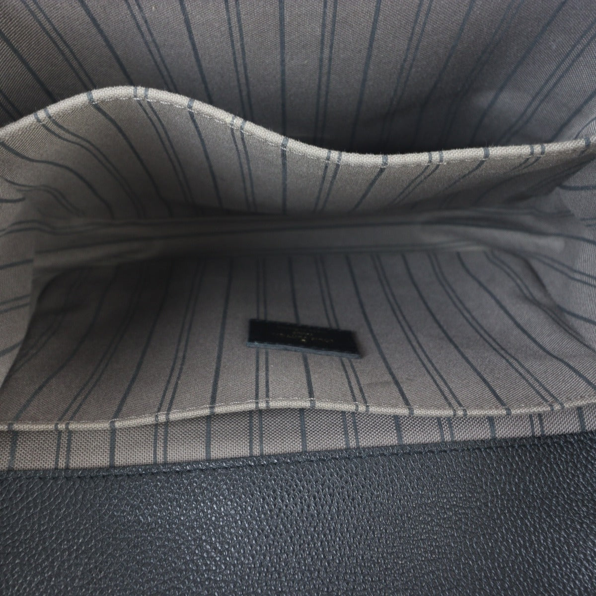 Louis Vuitton Pochette Metis Monogram Empreinte