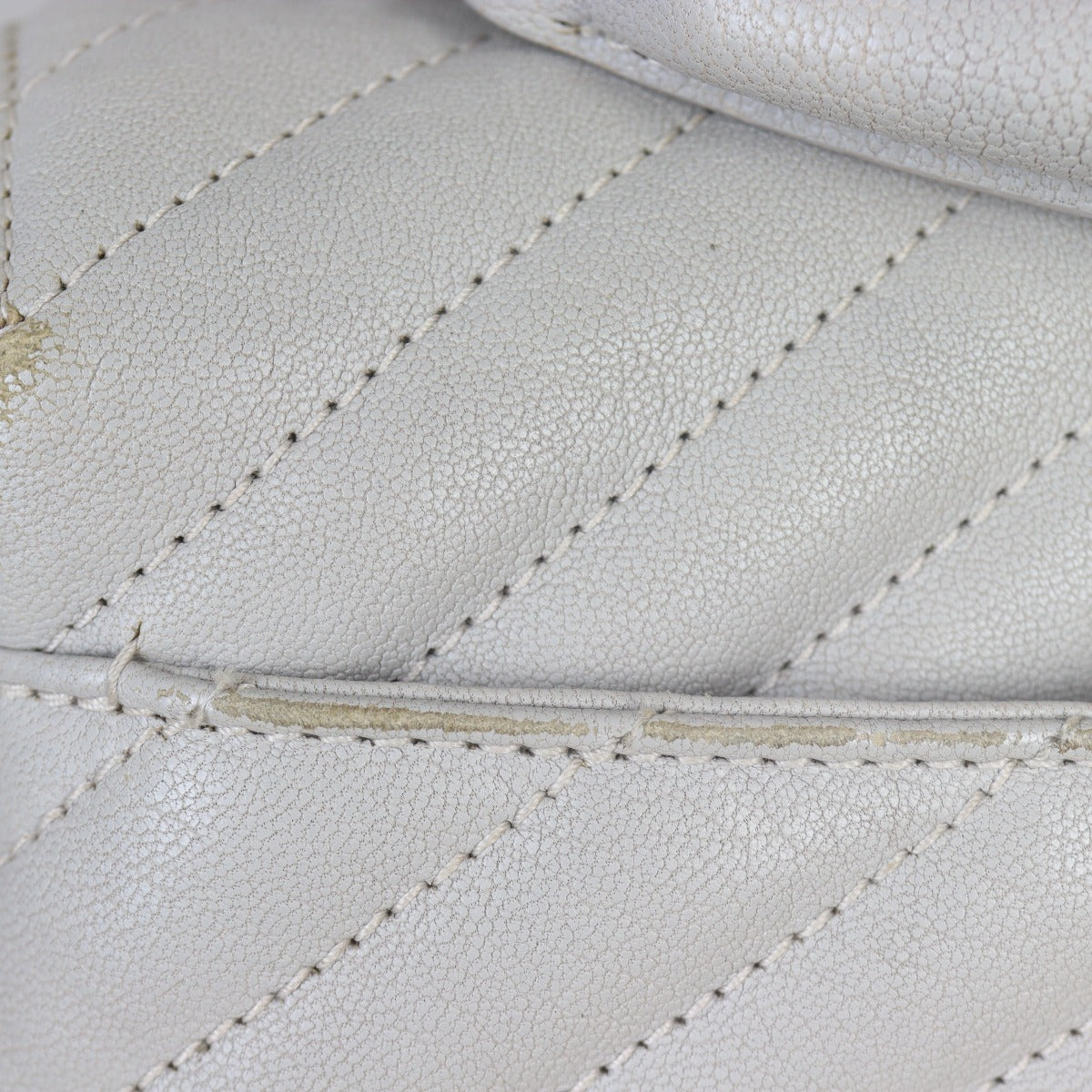 Saint Laurent College Medium