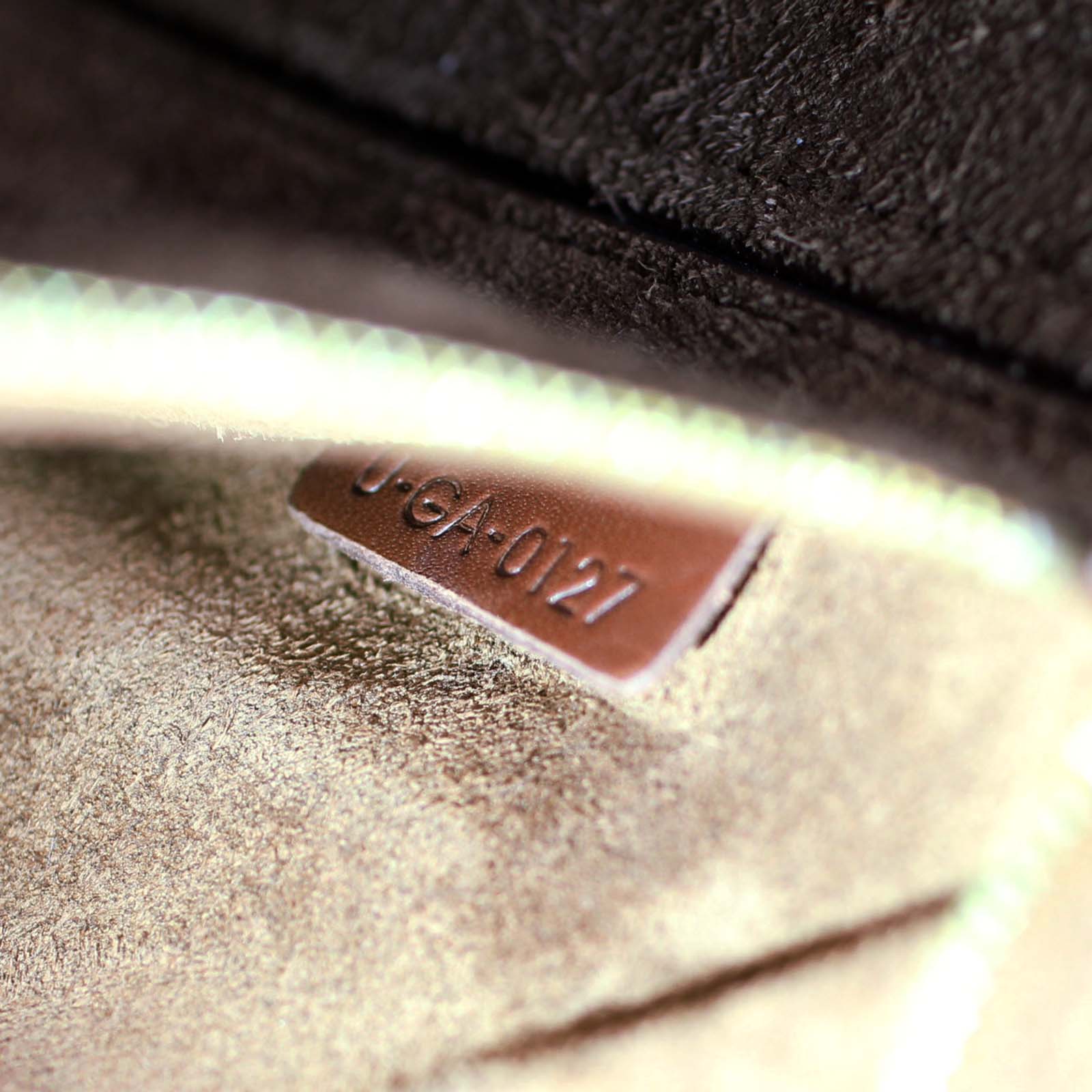 Celine Seau Sangle Date Code