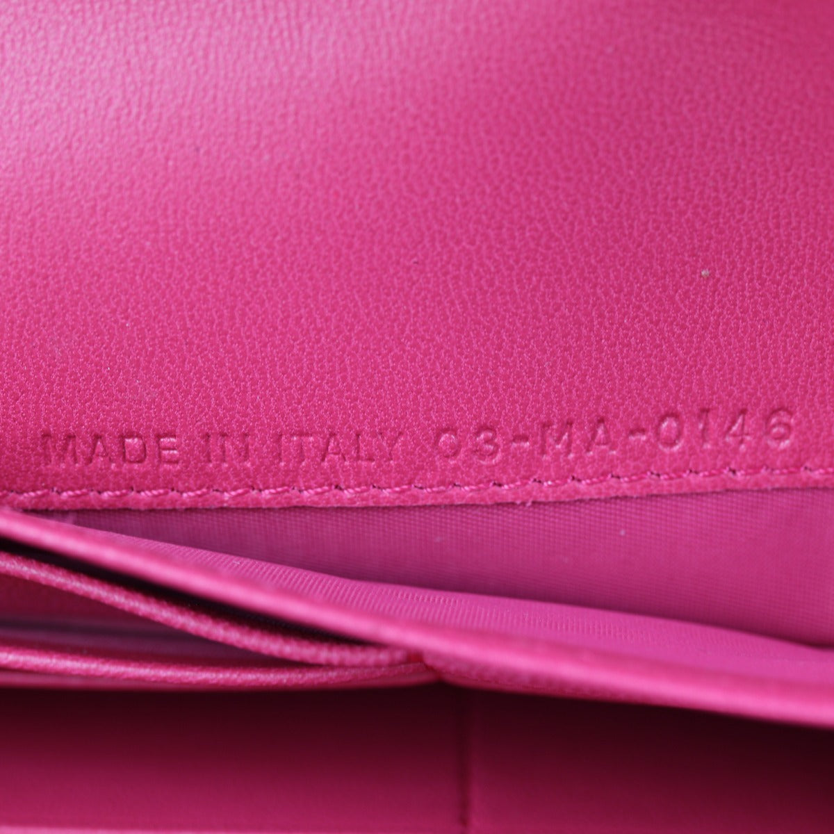 Dior Diorama Wallet on Chain Stamp