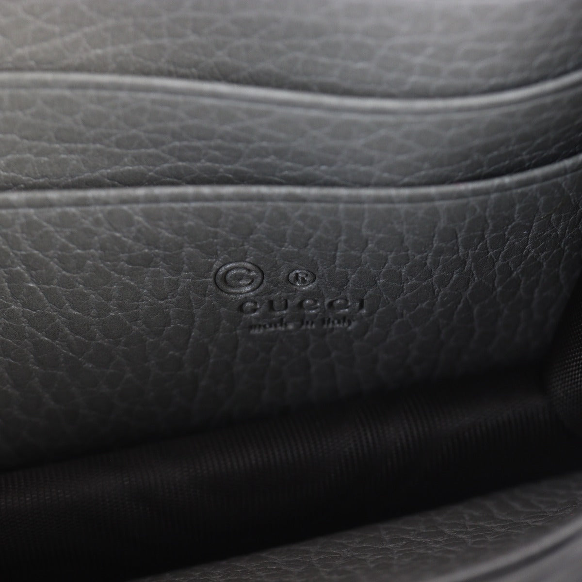 Gucci Interlocking G Wallet on Chain