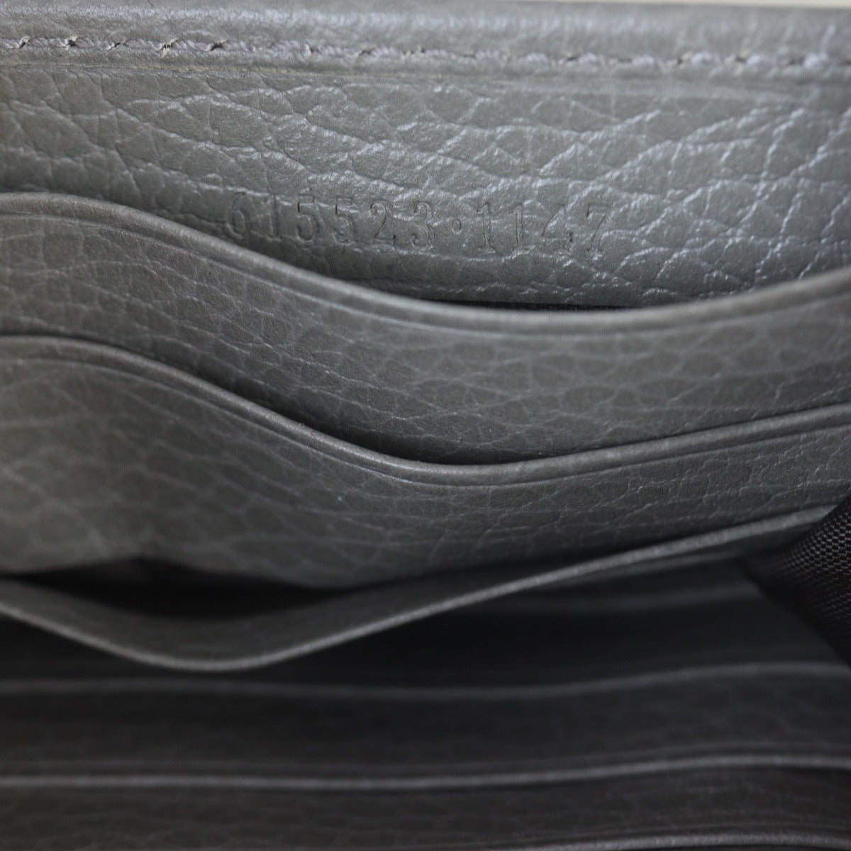 Gucci Interlocking G Wallet on Chain