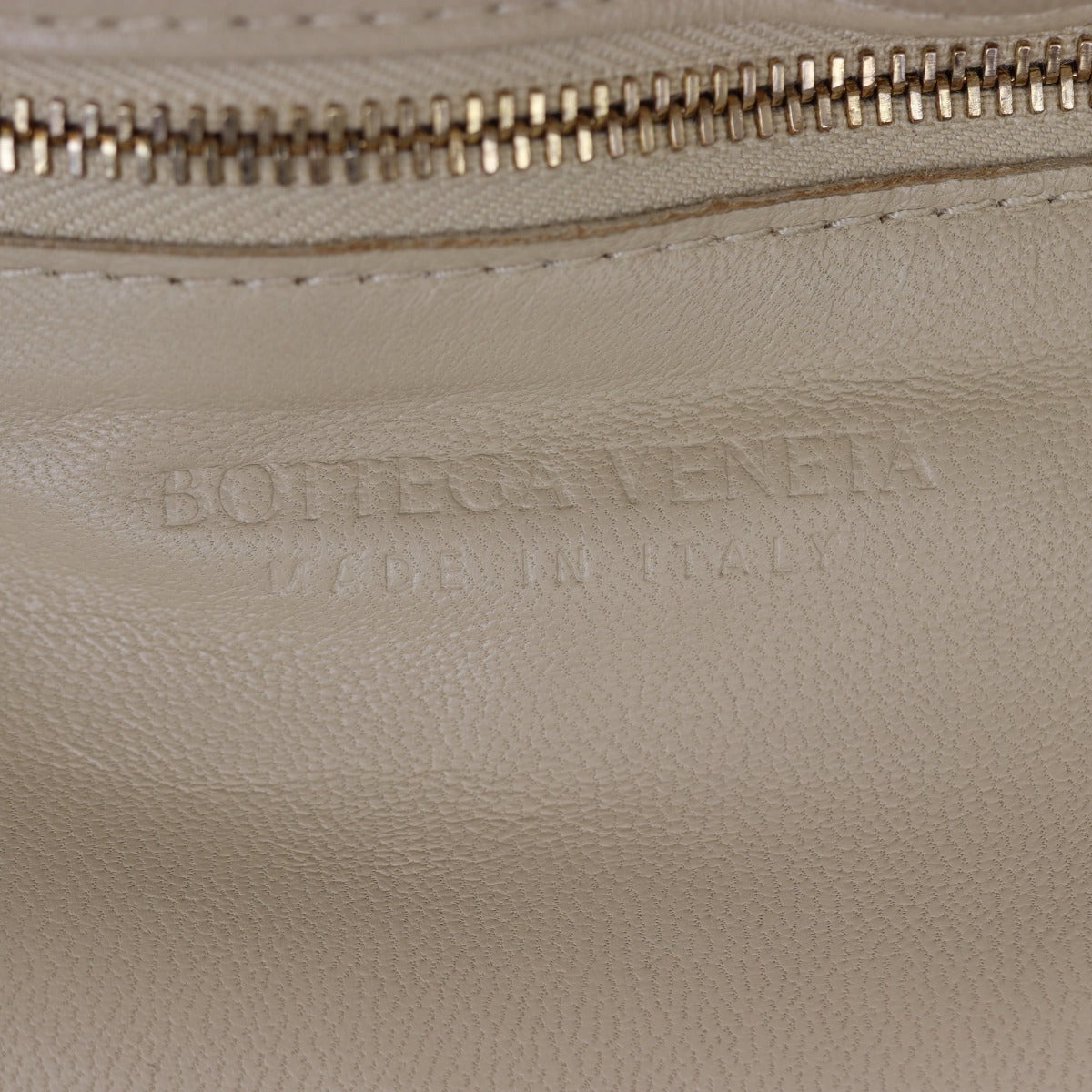 Bottega Veneta Grained Intreccio Cassette