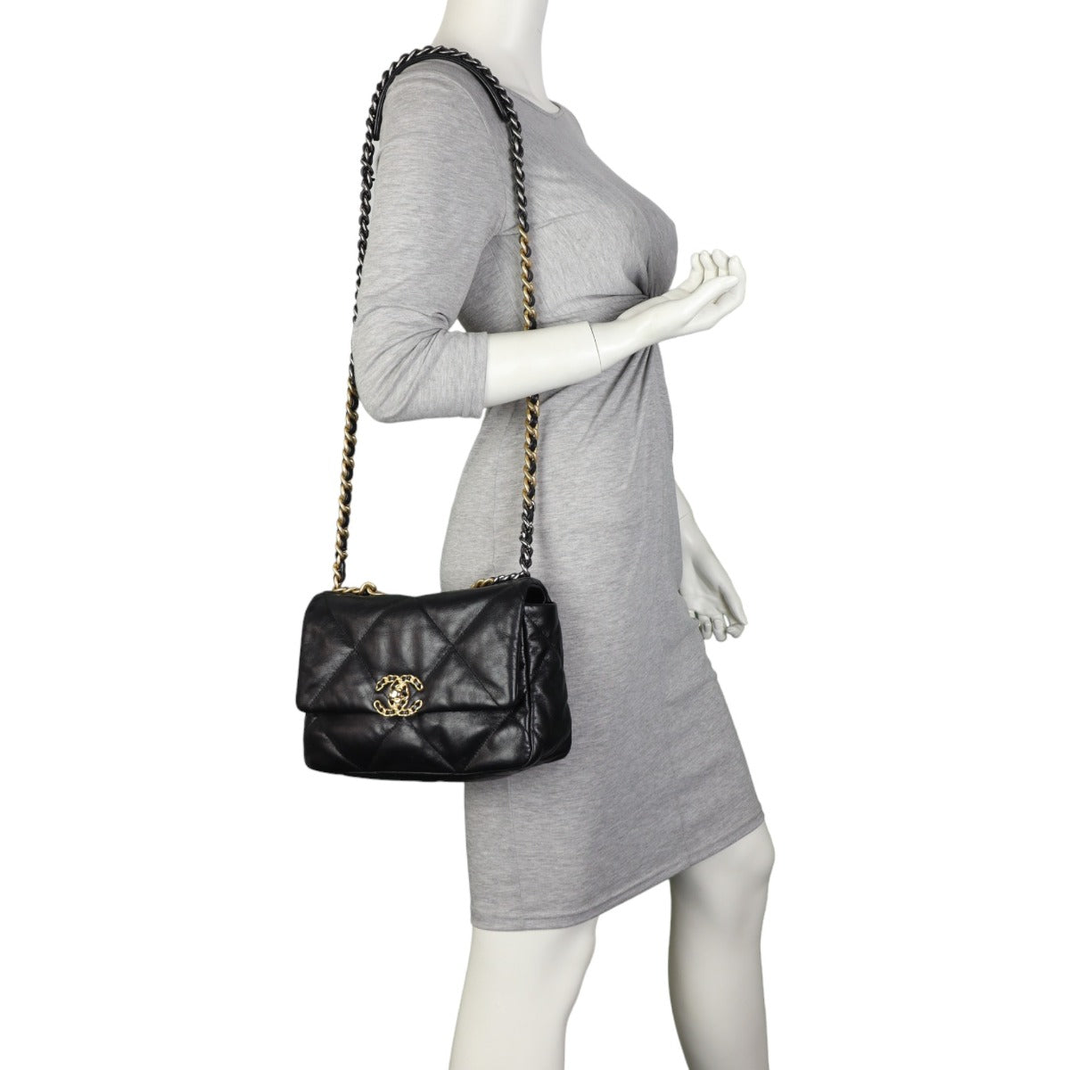 Chanel 19 Flap Bag Medium | Black 30 Series