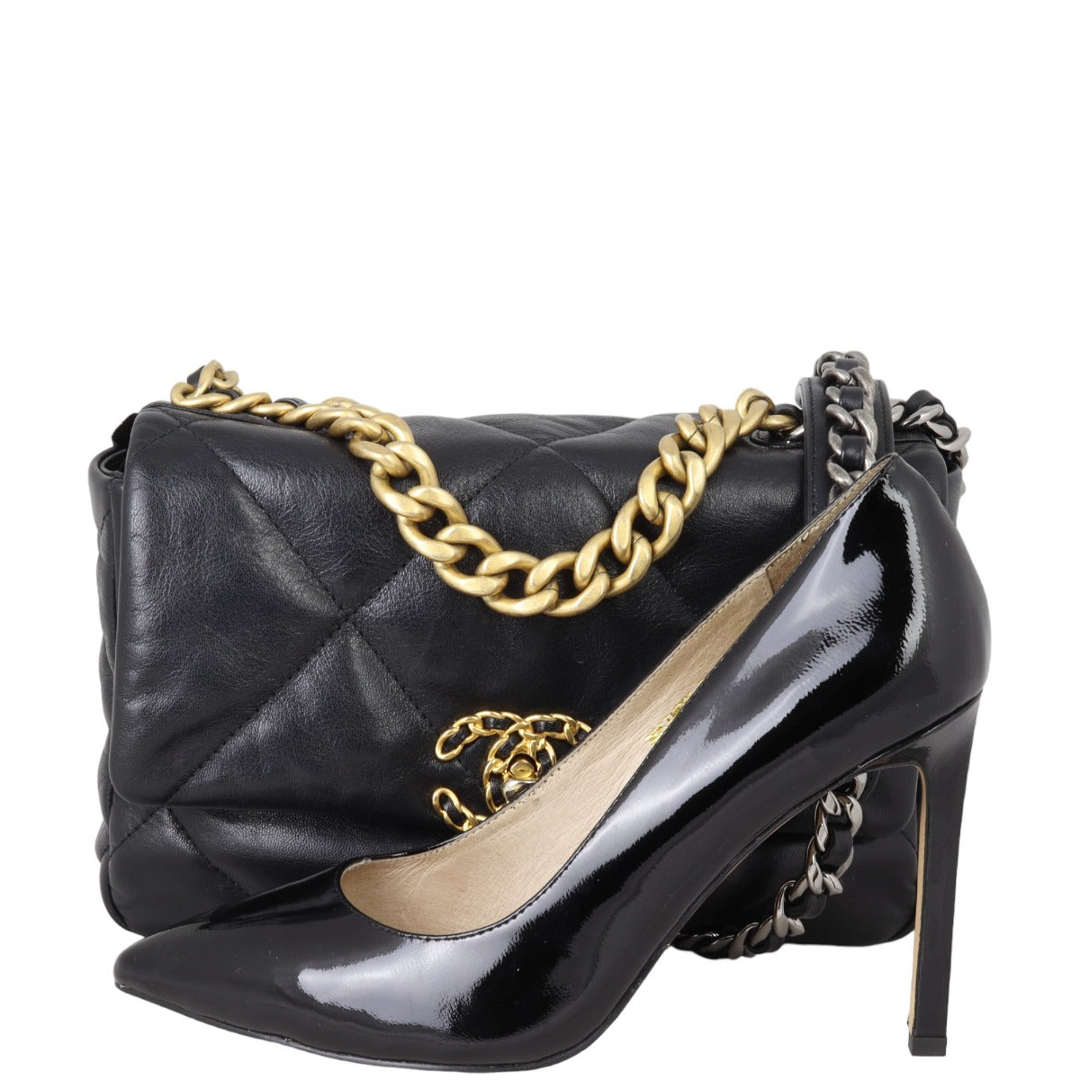 Chanel 19 Flap Bag Medium | Black 30 Series