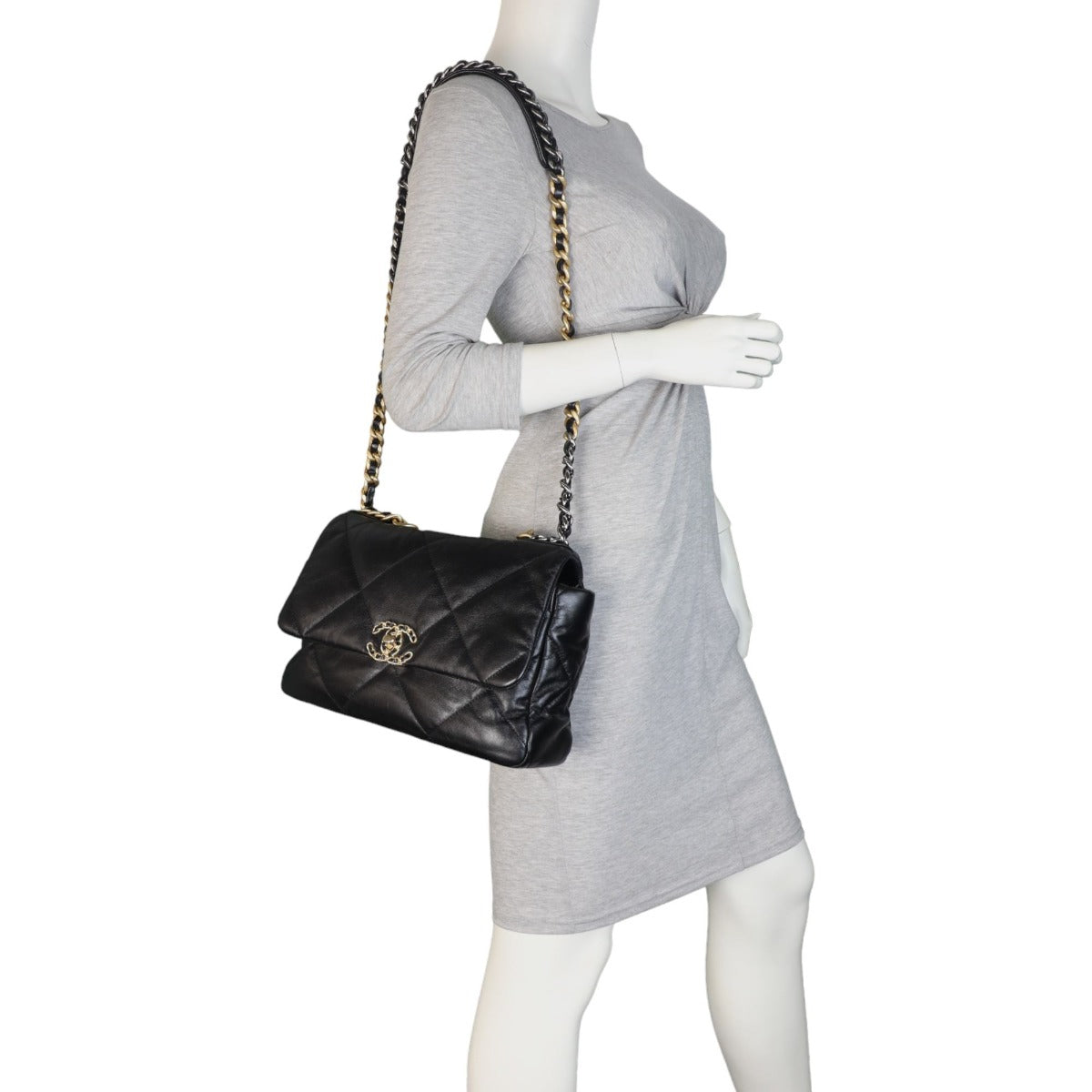 Chanel 19 Flap Bag Large | Gold hardware