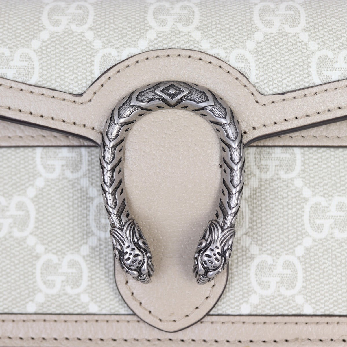 Gucci Dionysus GG Supreme Super Mini Clutch