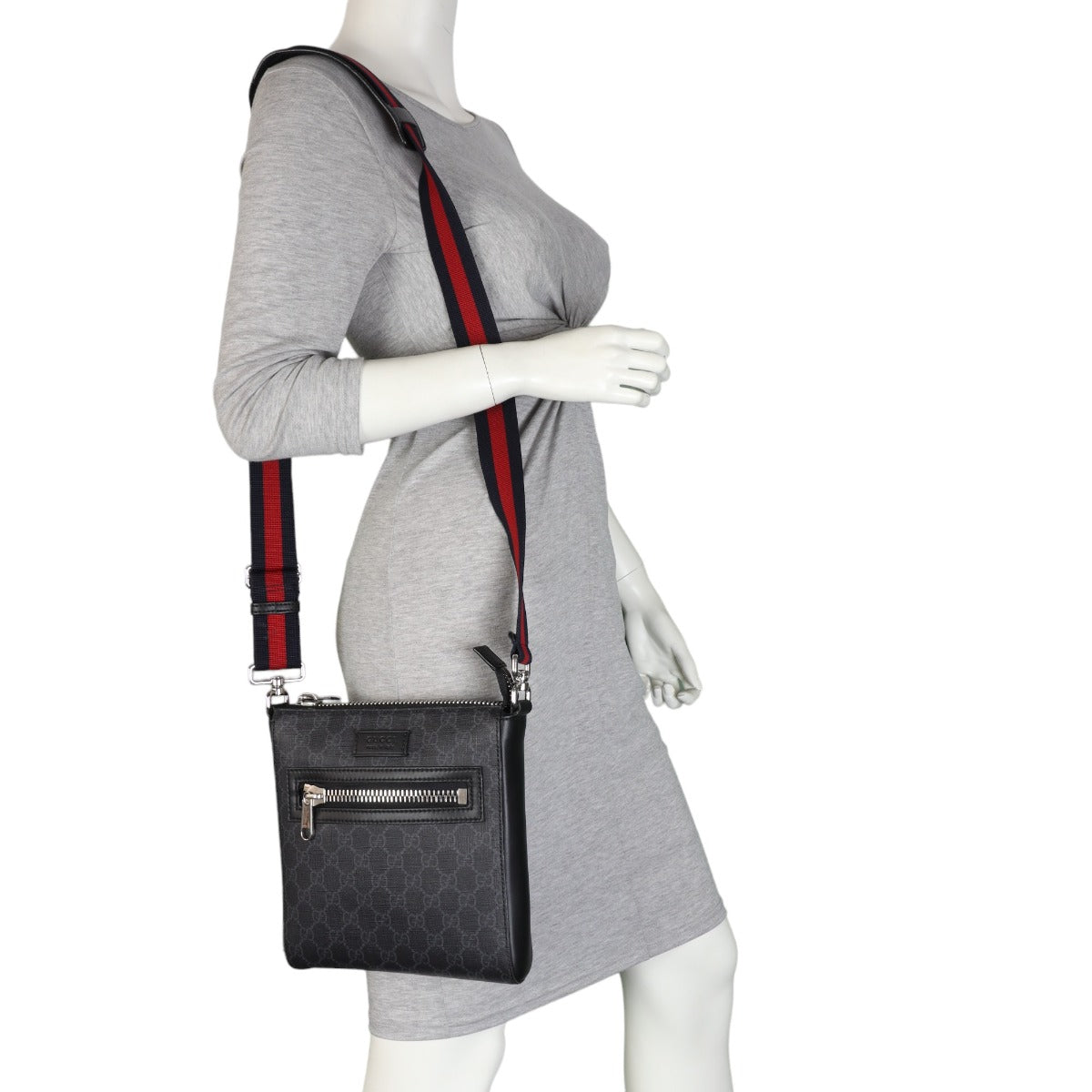 Gucci GG Supreme Messenger Bag Small