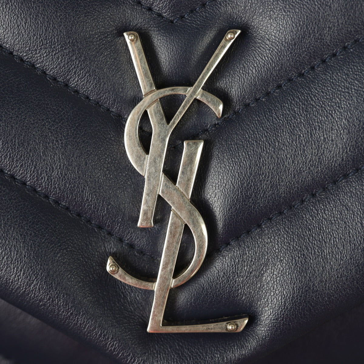 Saint Laurent Loulou Medium Hardware