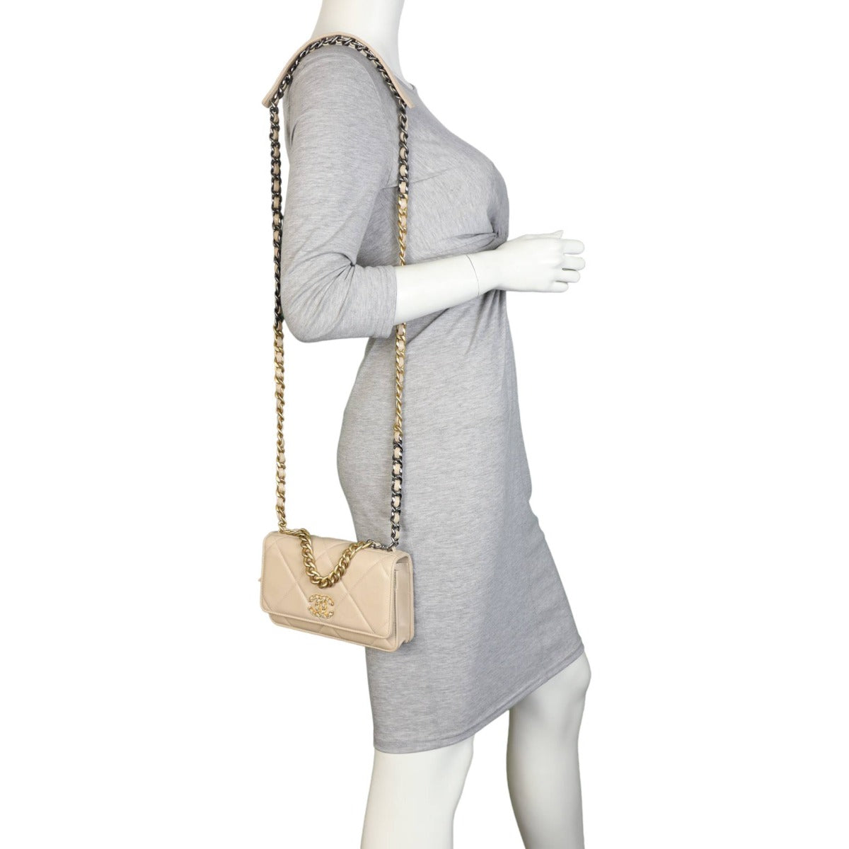 Chanel 19 Wallet On Chain | Beige Goatskin