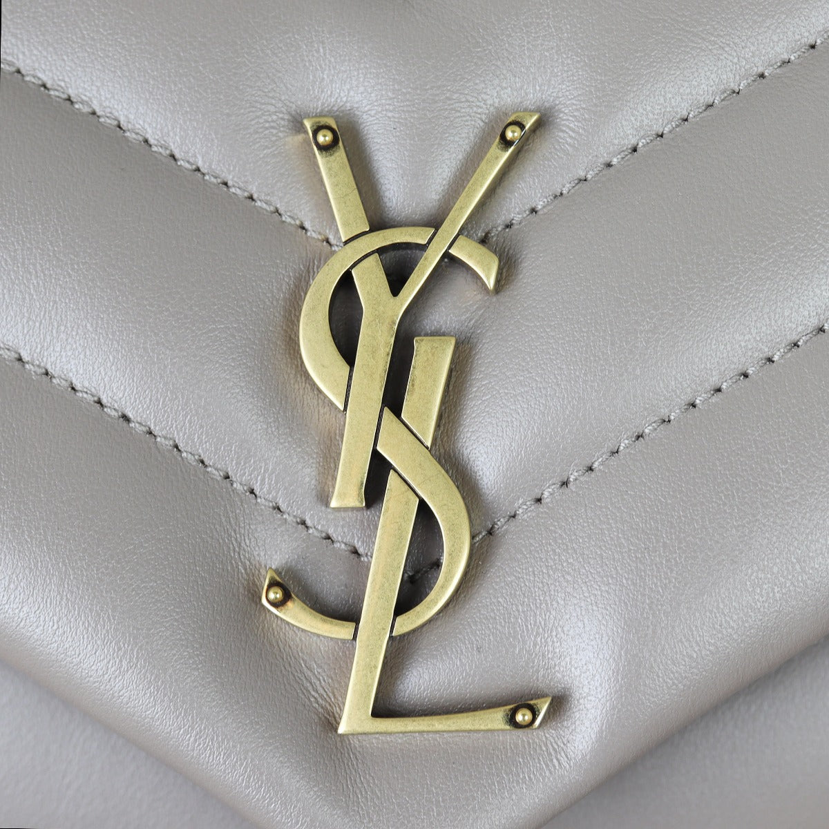 Saint Laurent Loulou Medium Hardware