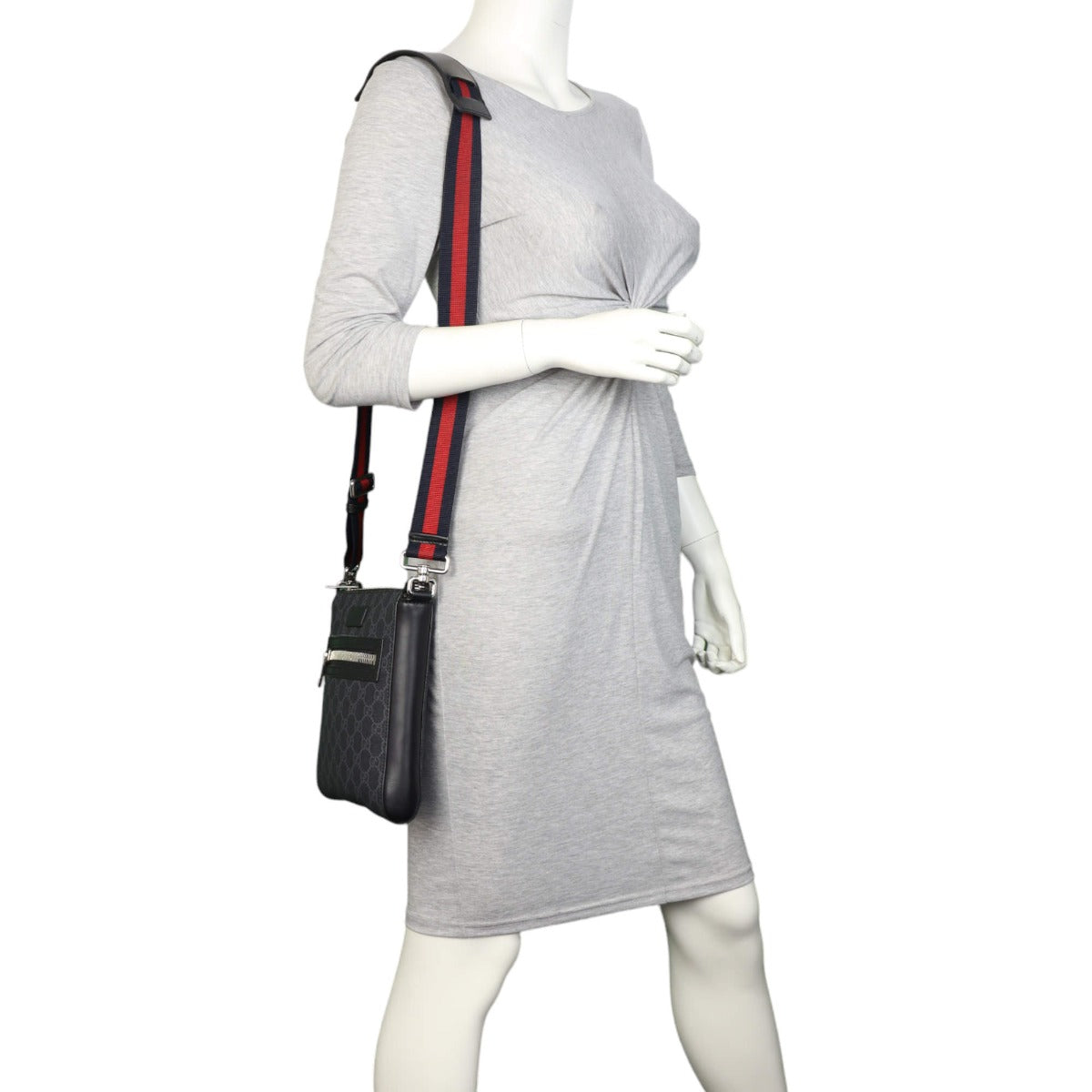 Gucci GG Supreme Messenger Bag Small