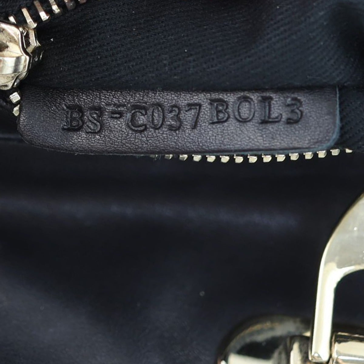 Valentino Rockstud Tote Small Date code
