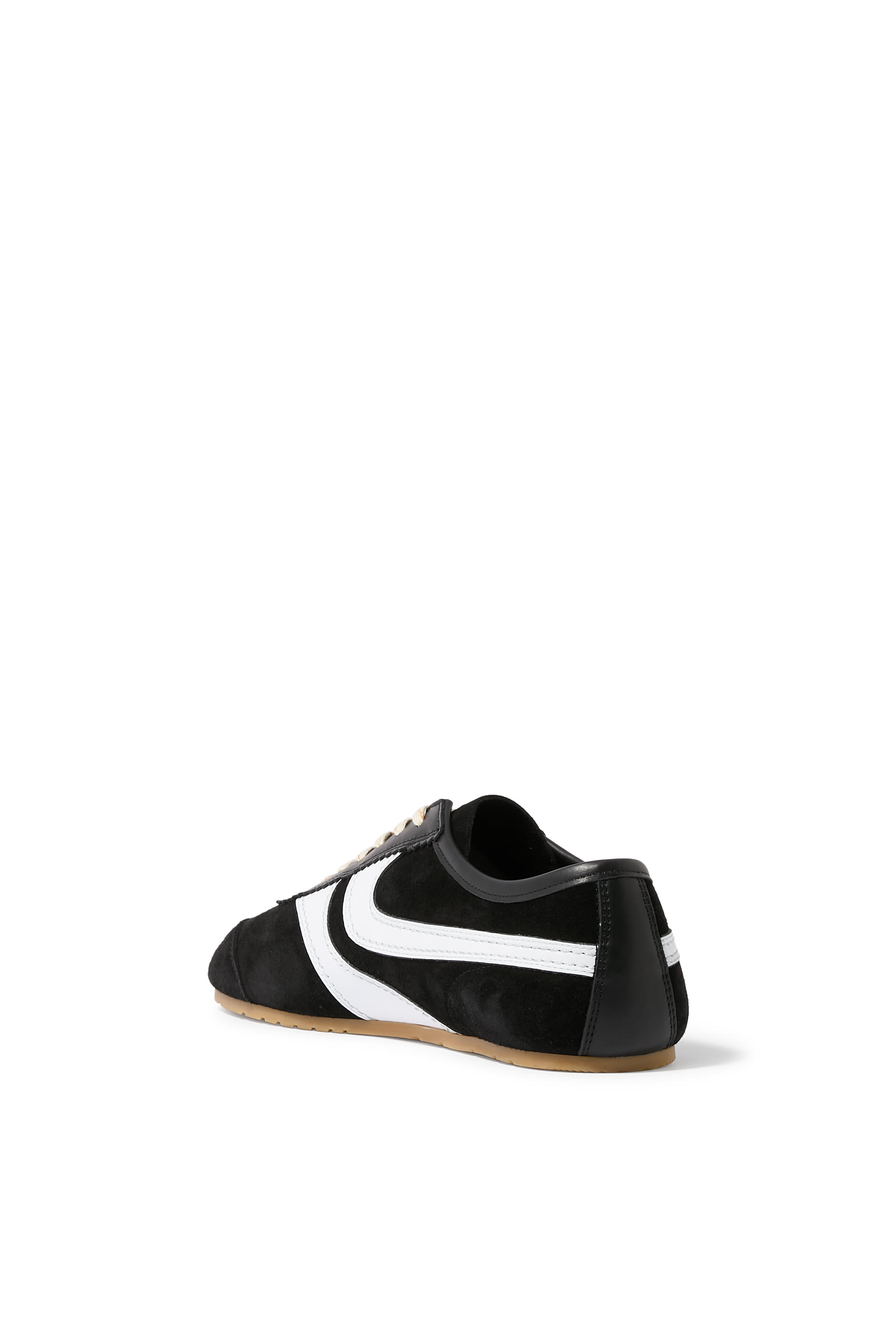  Low-Top Sneakers 