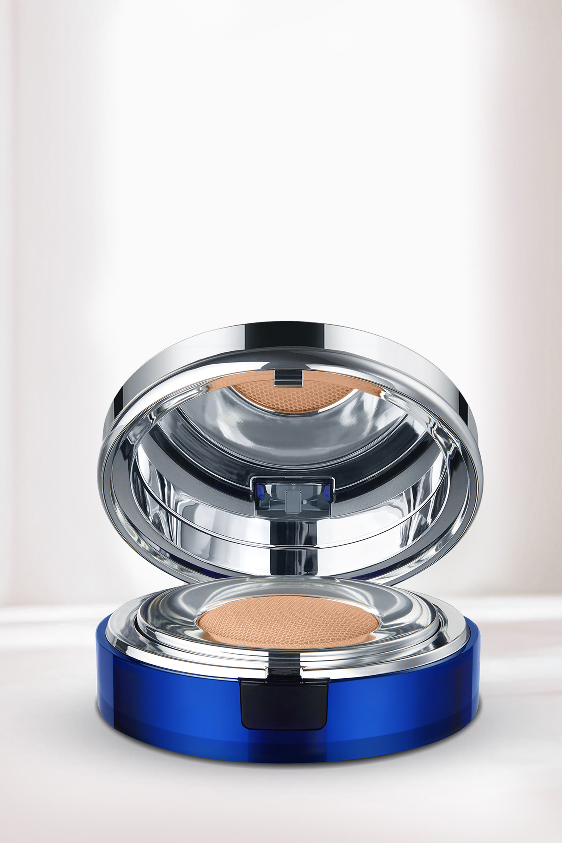 Skin Caviar Essence-In-Foundation SPF 25 PA+++