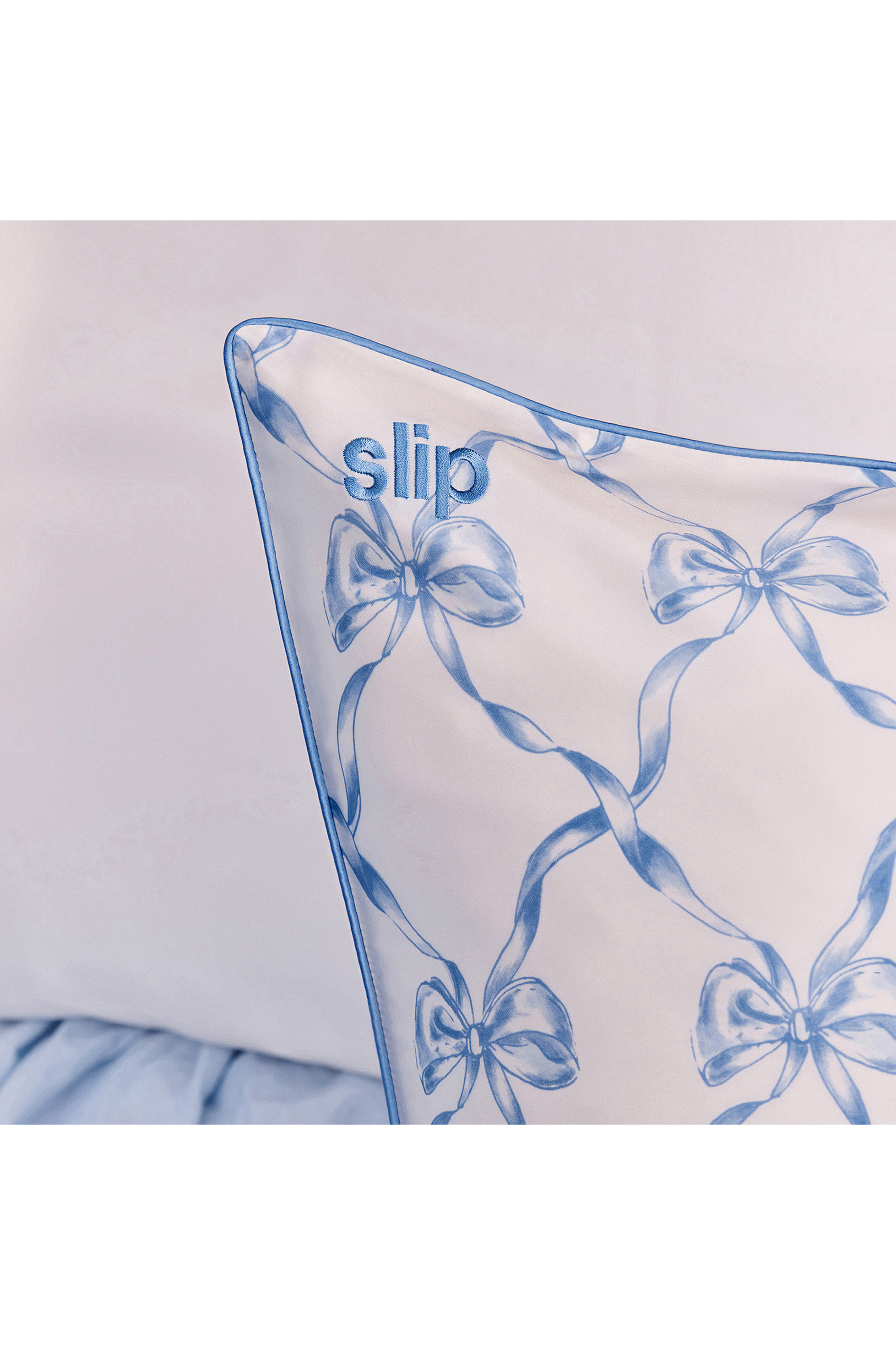 Bowie Queen Zippered Pillowcase