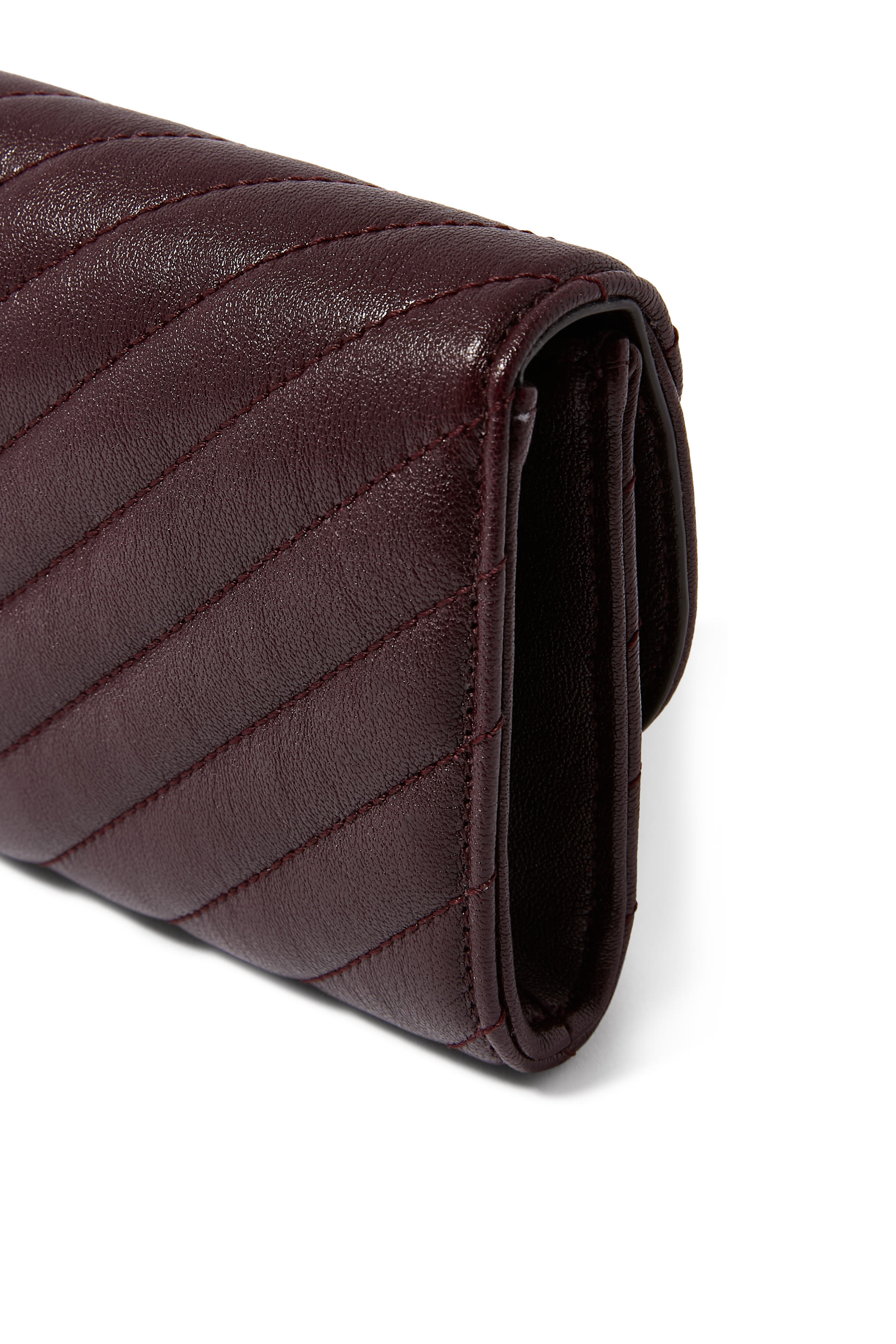  Avenue Curve Wallet Chain