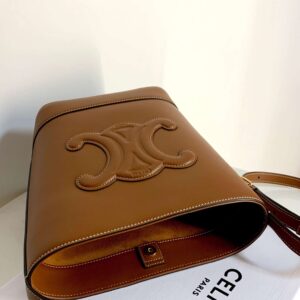 Tui Celine Small Bucket Cuir Triomphe Sieu Cap Mau Nau.jpg