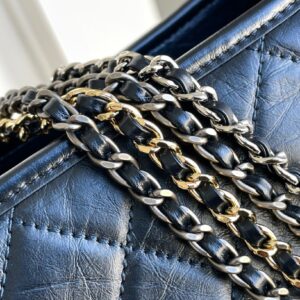 Tui Chanel Gabrielle Small Hobo Bag Sieu Cap Mau Den Da Mem 28cm 6.jpg