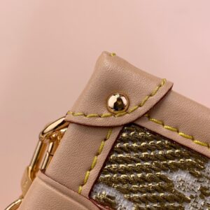 Tui Dang Cop Louis Vuitton LV Petite Khoa Ma Vang Sieu Cap 1.jpg