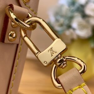 Tui Dang Cop Louis Vuitton LV Petite Khoa Ma Vang Sieu Cap 6.jpg