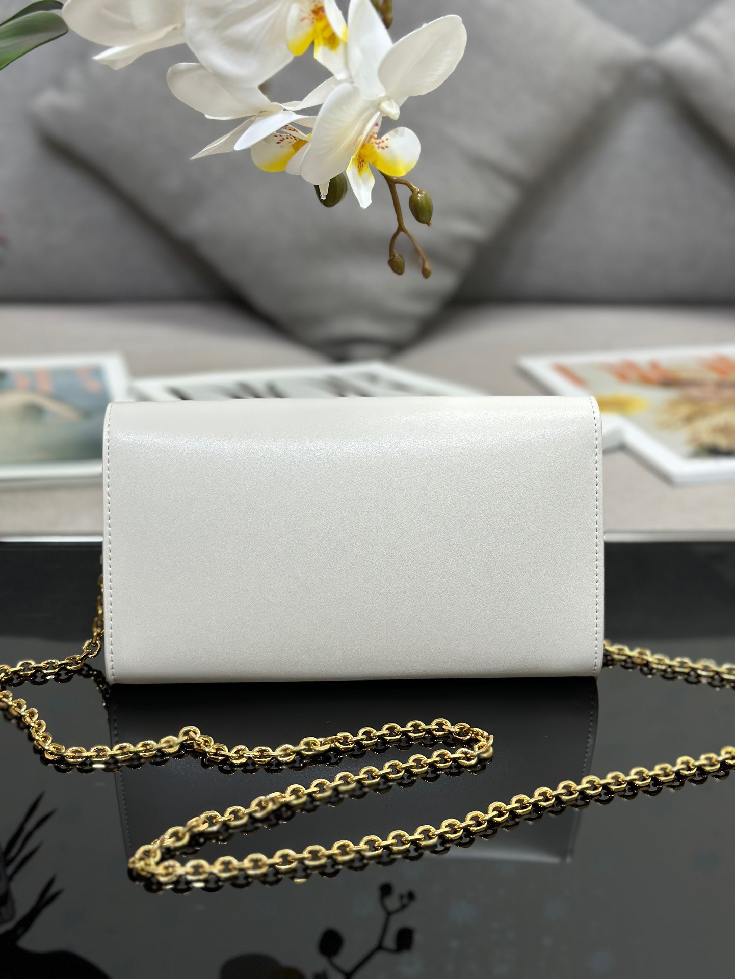 Tui Deo Cheo Nu Dior Bobby Mau Trang Sieu Cap Da Min 21x5x12x4cm 2.jpg