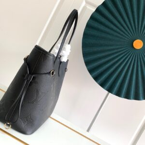 Tui Louis Vuitton LV Never Full Monogram Dap Chim Like Auth 32x29x17cm 4.jpg