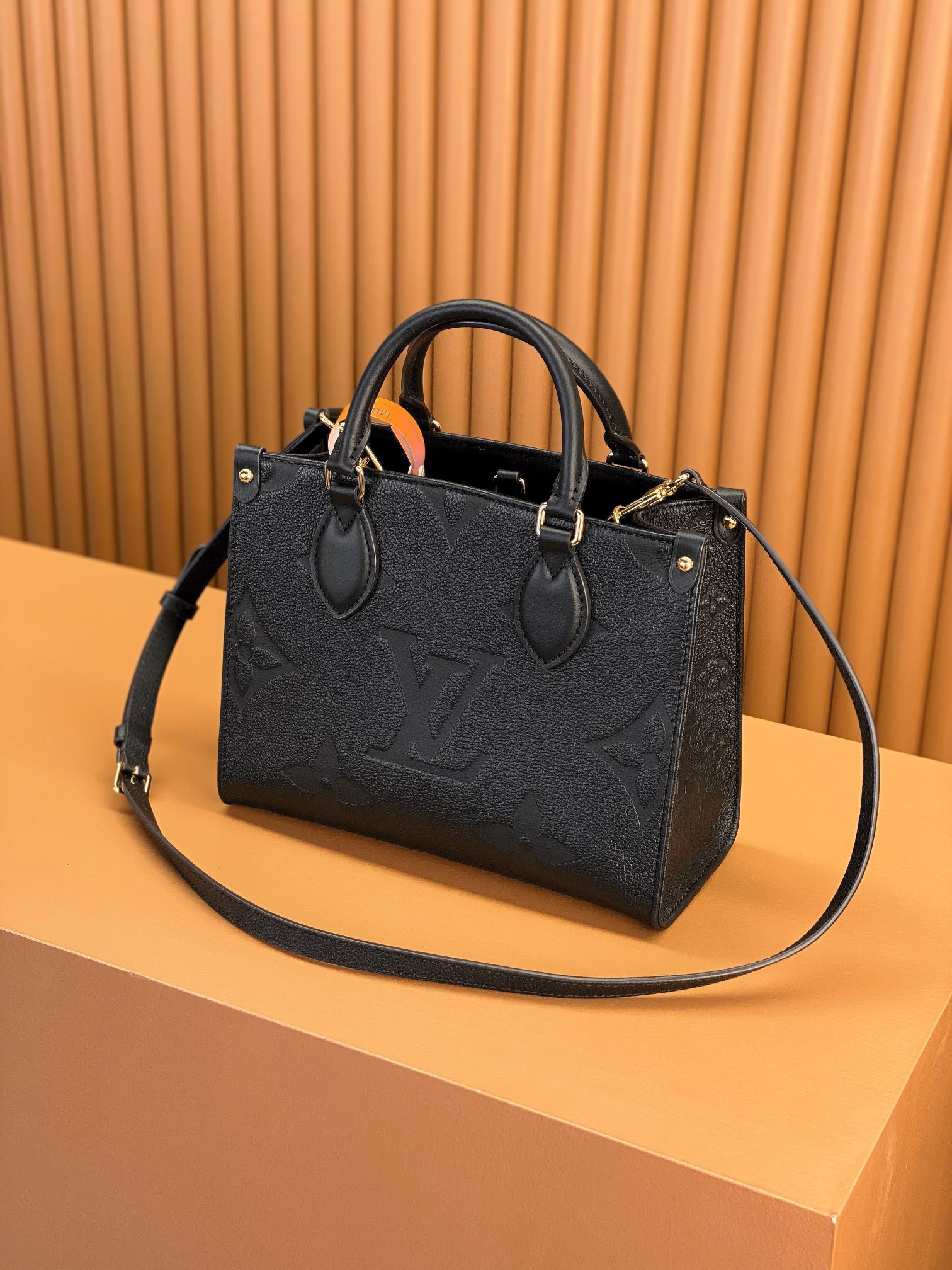 Tui Louis Vuitton LV On The Go PM Tote Bag Replica 11 Mau Den 25cm 8 1.jpg