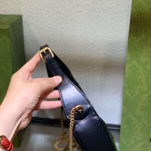 Tui Xach Cao Cap Gucci GG Marmont Half Moon Mau Den 24cm 5 1.jpg