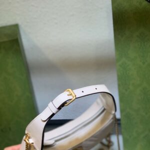Tui Xach Cao Cap Gucci GG Marmont Half Moon Mau Trang 24cm 6.jpg