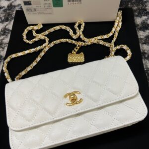 Tui Xach Chanel Woc Charm Mau Trang Sieu Cap Da Hat 20cm 2.jpg