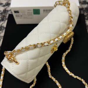 Tui Xach Chanel Woc Charm Mau Trang Sieu Cap Da Hat 20cm 5.jpg