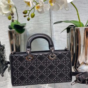 Tui Xach Dior D Joy Sieu Cap Mau Den Dinh Ngoi Sao 26cm 1.jpg