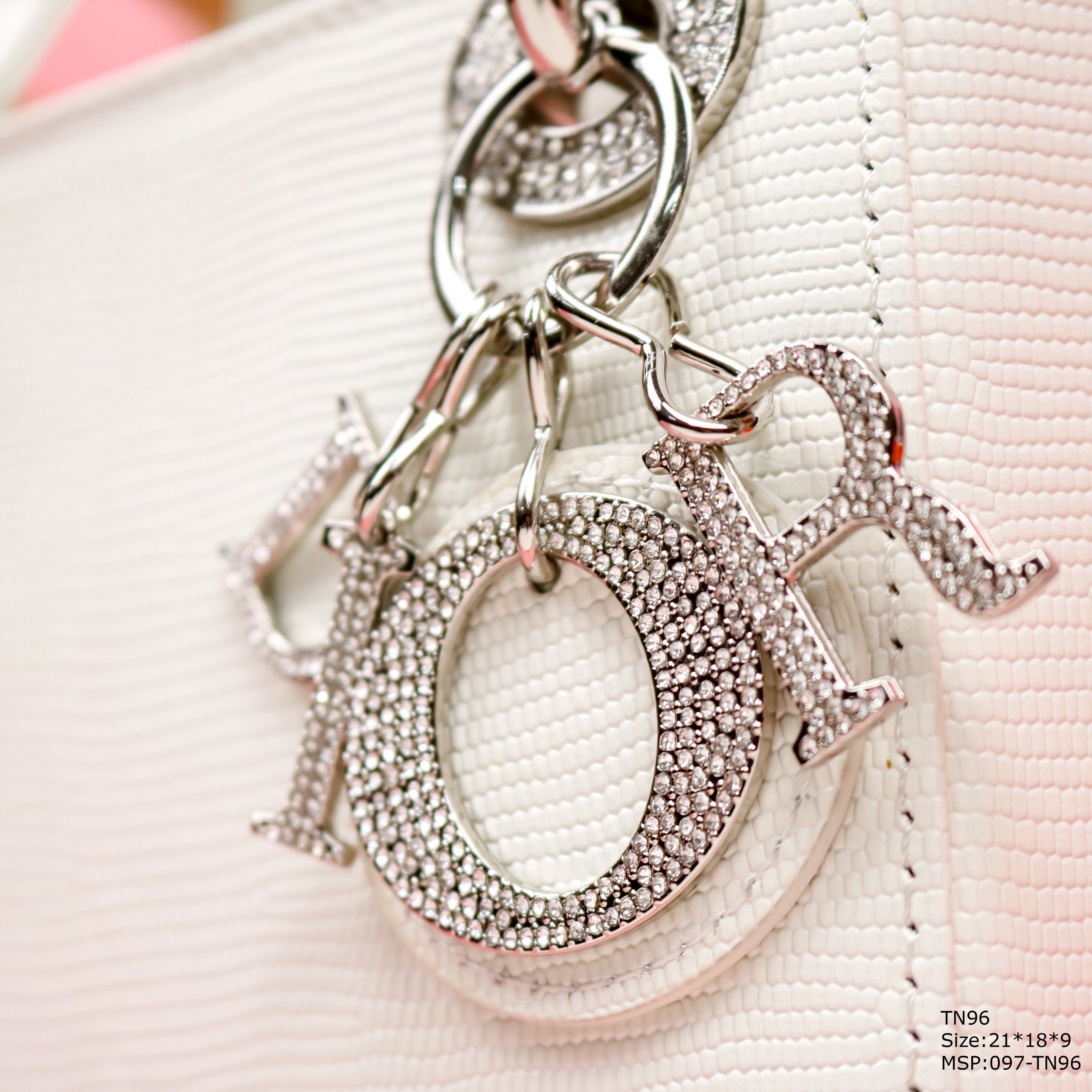 Tui Xach Hang Hieu Dior My Lady Mau Trang Dinh Cuom 21x18x9cm 1.jpg