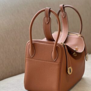 Tui Xach Hermes Lindy Mau Nau Khoa Vang Sieu Cap Size 26cm 2 600x800 1.jpg