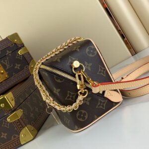 Tui Xach Louis Vuitton Lv Just In Case Hoa Tiet Monogram Sieu Cap 14x13x11cm 9 1.jpg