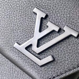 Tui Xach Nam Louis Vuitton LV Fastline Mau Den Sieu Cap 8.jpg