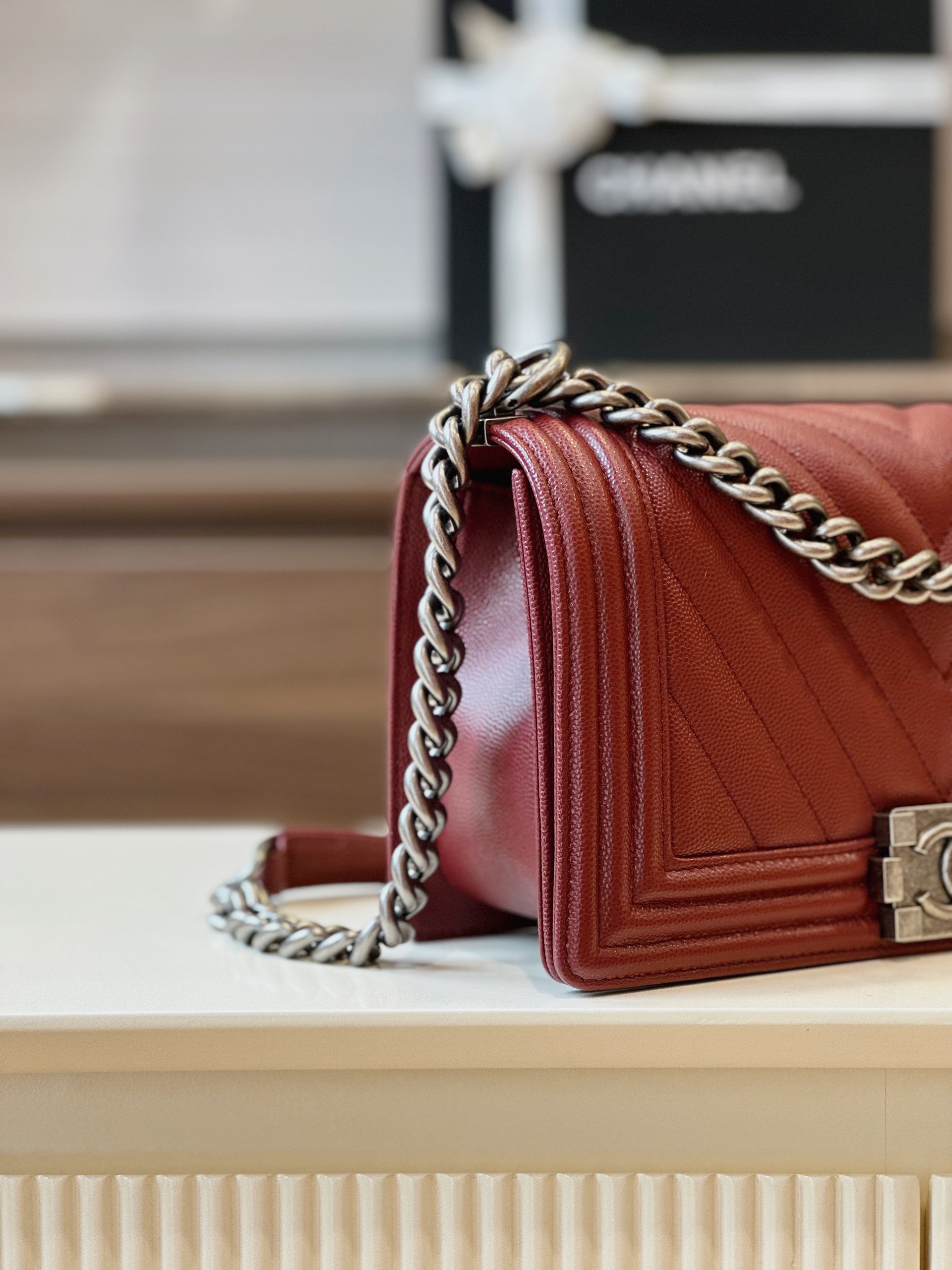 Tui Xach Nu Chanel Boy Medium Rep 11 Hoa Tiet Chu V Mau Do 25cm 4.jpg